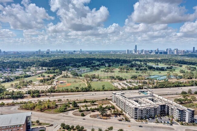 Building Photo - 2514 Maxroy St