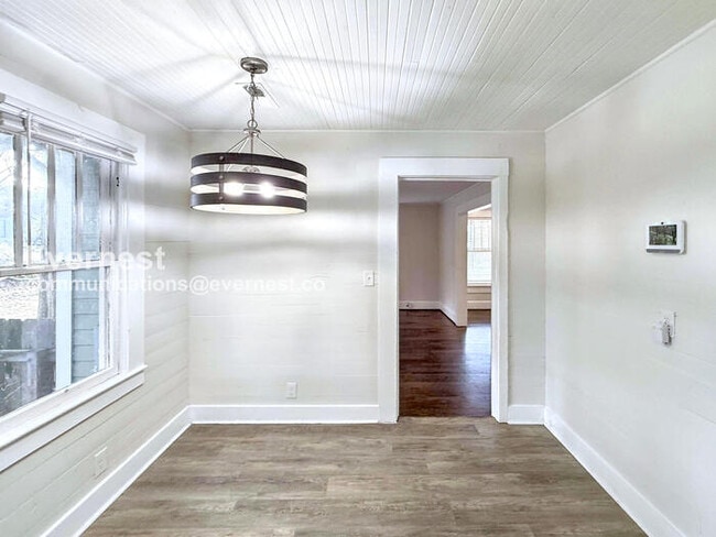 Building Photo - 745 82nd Pl S