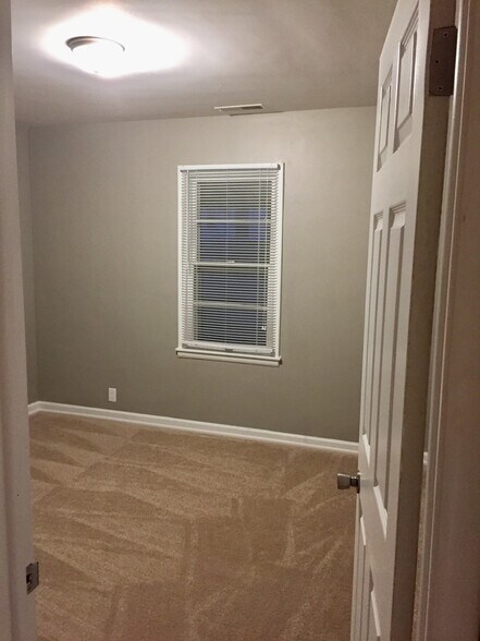 Bedroom - 1030 E National Hwy