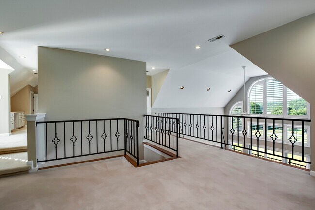 Building Photo - 209 Tooweka Trce
