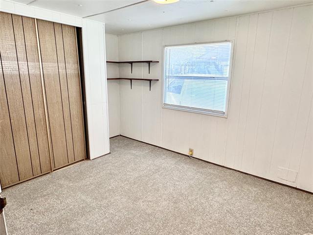 Building Photo - 6712 Oak Crest Dr E