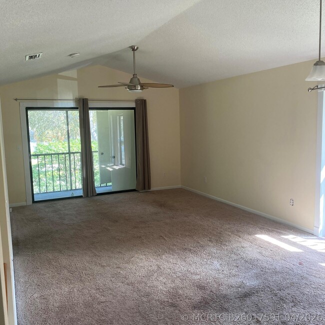 Building Photo - 5200 E Club Cir