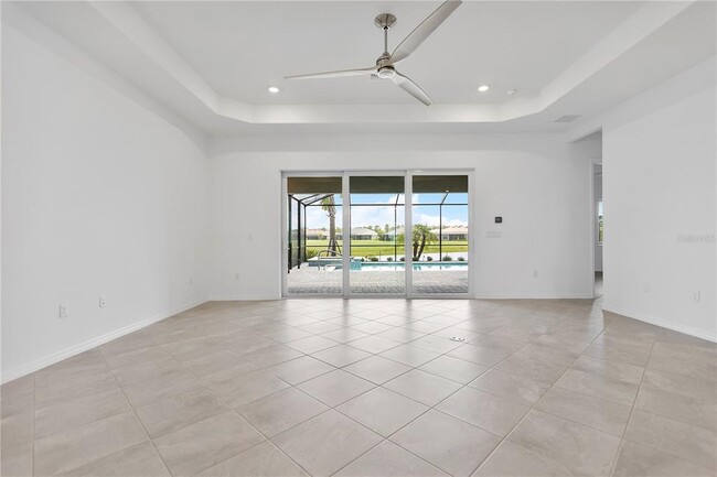 Building Photo - 15925 Sugar Hl Dr