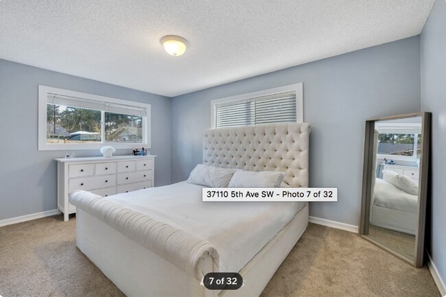 Building Photo - 37110 5th Ave SW