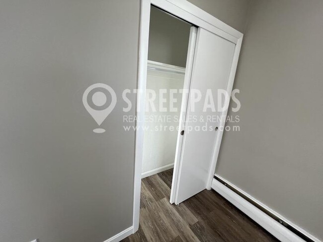 Building Photo - 2 bedroom in Boston MA 02130