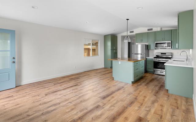 Building Photo - 1751 Tamarack Ave