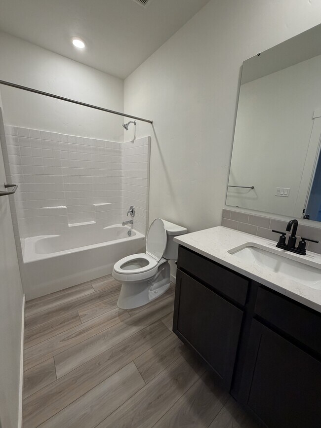 Building Photo - 7898 E Hilton Head St