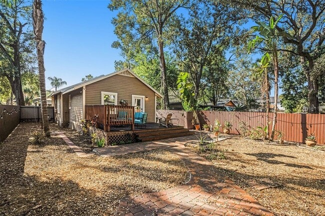 Building Photo - 1014 E Emma St