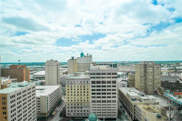 Building Photo - 500 Throckmorton St