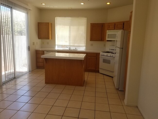 Building Photo - 2 Bedroom Home Located in Summerlin!