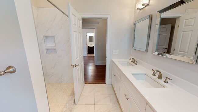 Building Photo - 37 Walnut Pl