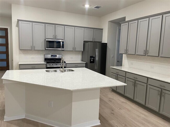 Building Photo - 1905 Armitas Ter