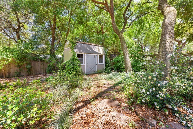 Building Photo - 419 Morningbird Ct