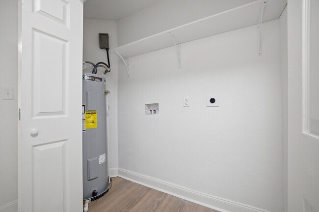 Building Photo - NEWLY REMODELED 4 BEDROOM COLONIAL HOME FOR RENT IN SUFFOLK!