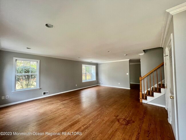 Building Photo - 833 Mariposa Ct