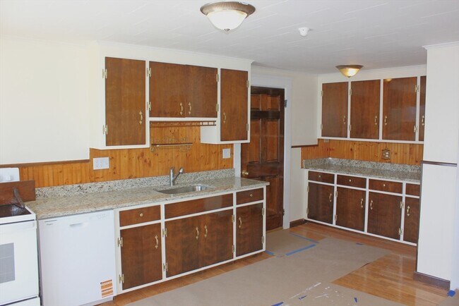 Building Photo - 14 Messervy St
