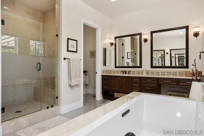 Building Photo - 10879 Equestrian Ridge Ct