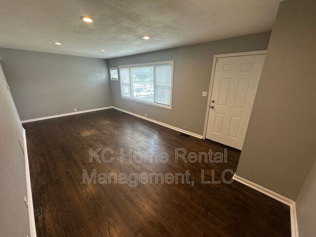 Building Photo - 10742 Blue Ridge Blvd