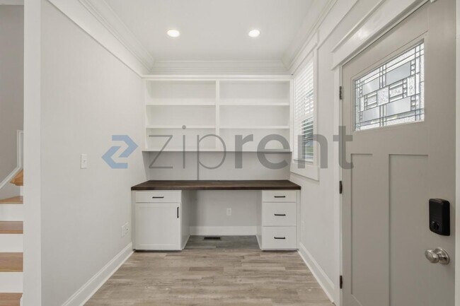 Building Photo - 413A Cecil St