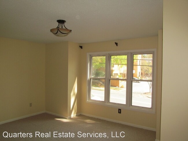 Building Photo - 2 br, 2 bath House - 245 Oakwood Court