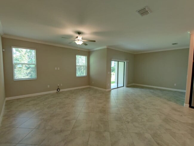 Building Photo - 23244 Willow Glen Way