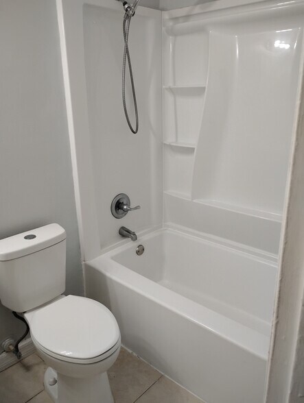 Building Photo - 4898 Orleans Ct
