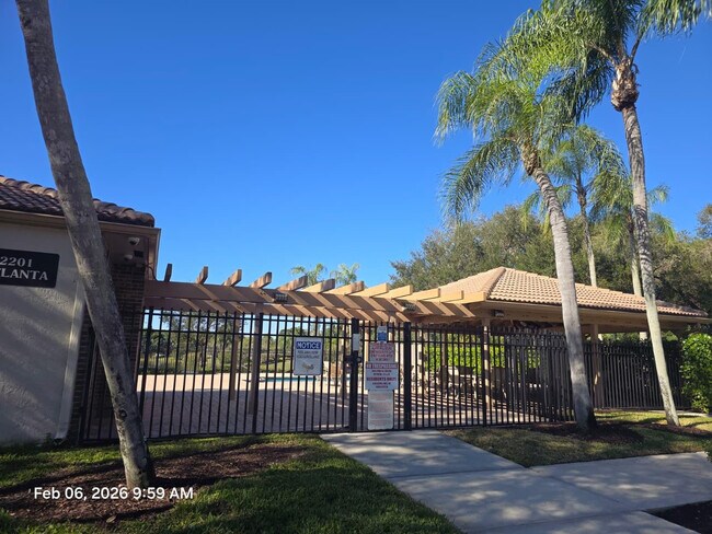 Building Photo - 2177 Montpeliar