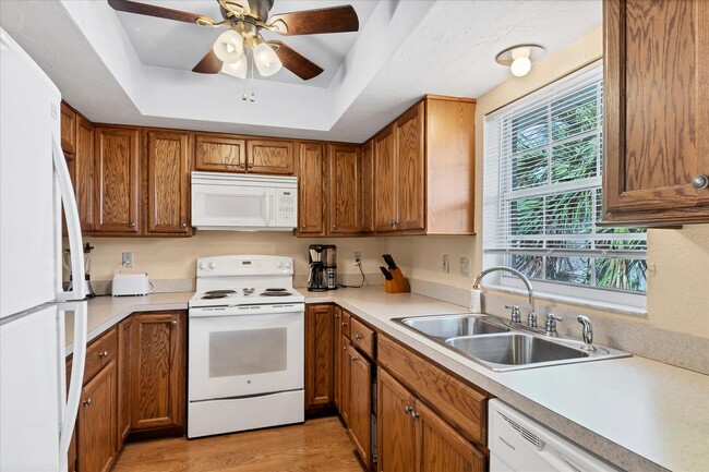 Building Photo - 1531 Placida Rd