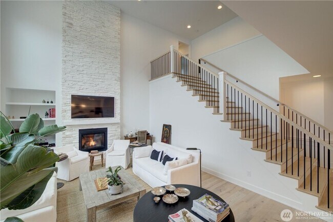 Building Photo - 5Bd/4.5Ba Sammamish House