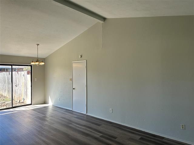 Building Photo - 506 Red Oak Dr