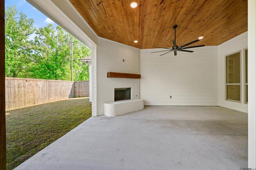 Building Photo - 17452 Lions Ear Ln