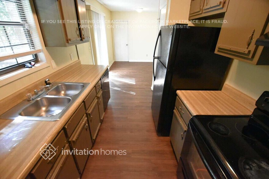 Building Photo - 5905 Sumter Dr