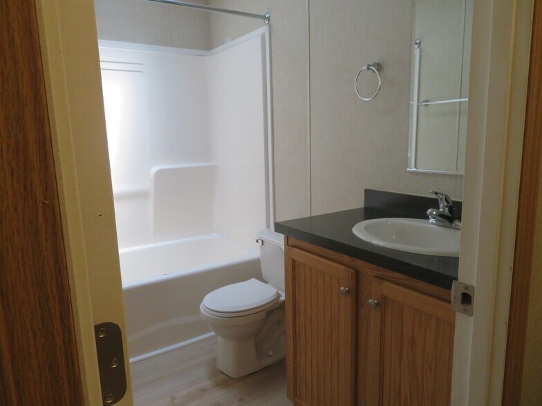 Building Photo - 37 Bircher Ave