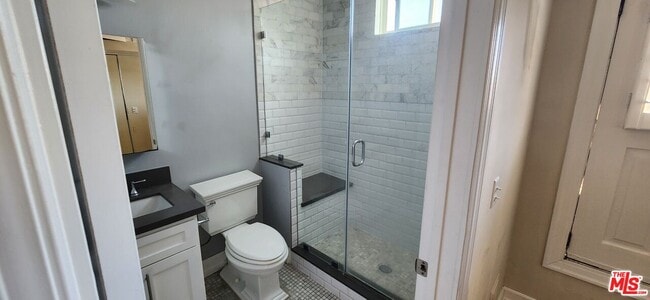 Building Photo - 1024 Cloverdale Ave