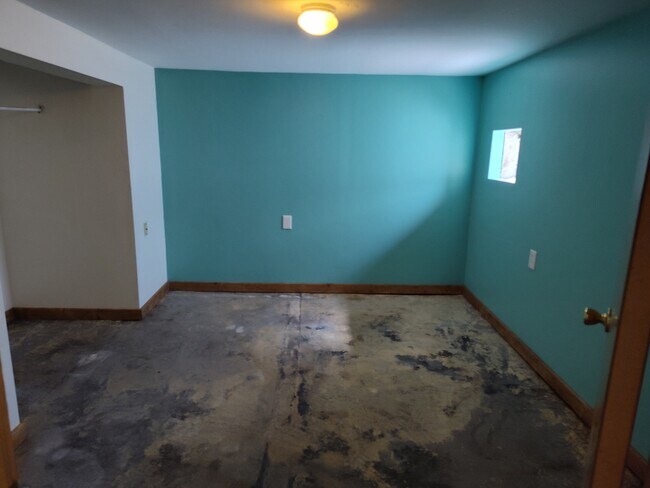 Building Photo - 5423 Rolston Ave