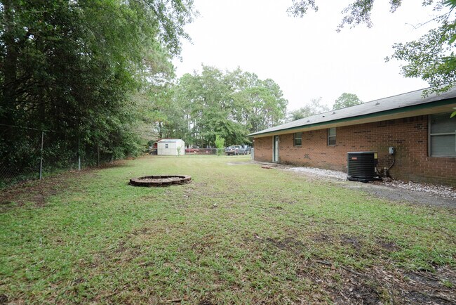 Building Photo - 174 Sequoia Cir