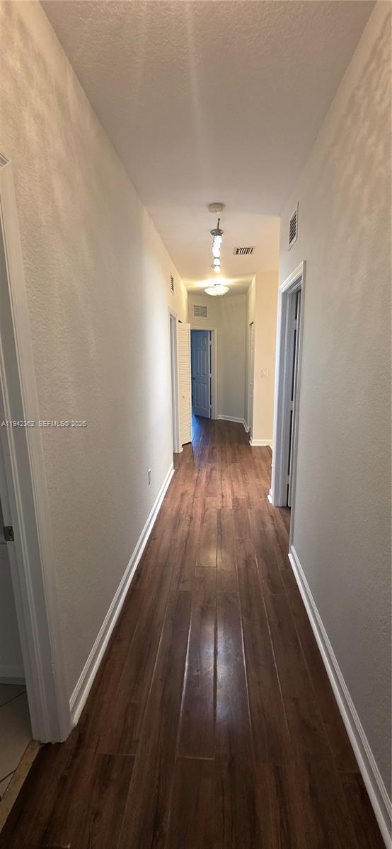 Building Photo - 215 NE 36th Avenue Rd