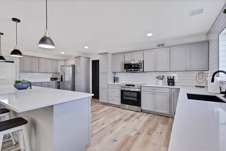 Building Photo - 4611 S Merrivale Pl