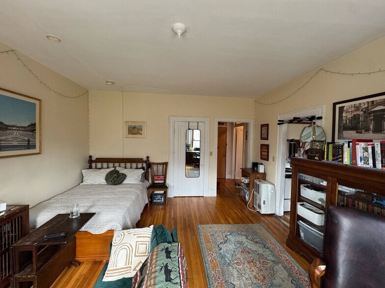 Building Photo - 1091 Boylston St