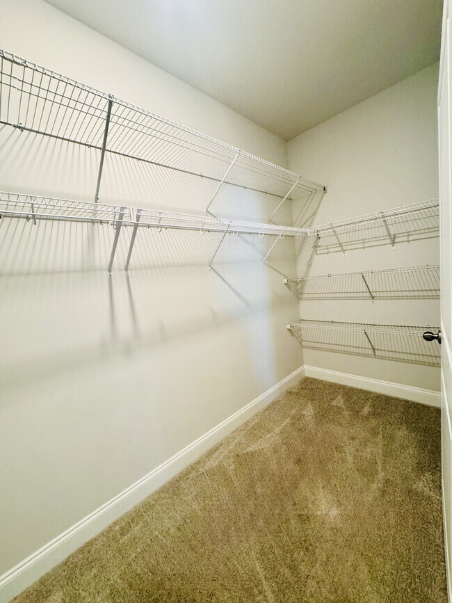 Building Photo - 2422 Capri Ct