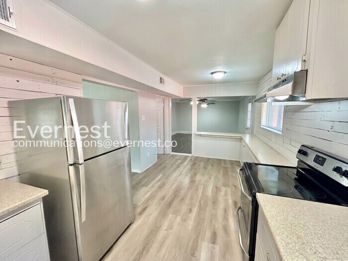Building Photo - 3502 Matador Dr