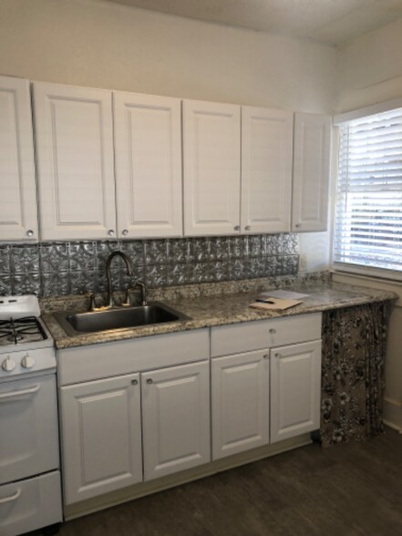 Building Photo - 206 Drexel Ave