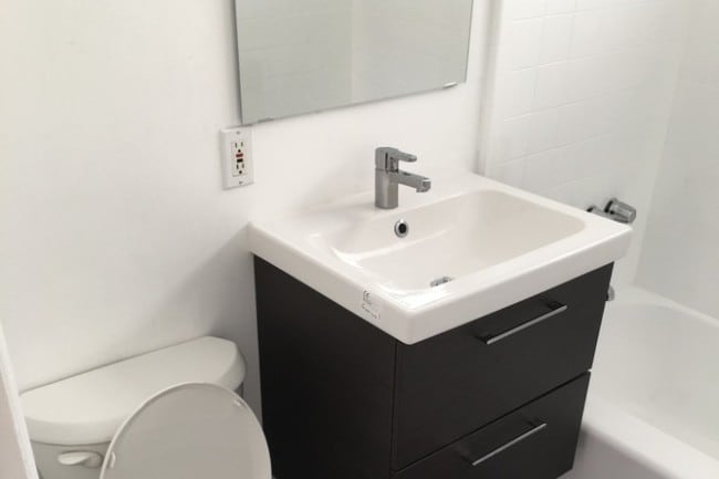 Bath room - 3466 Glendon Ave