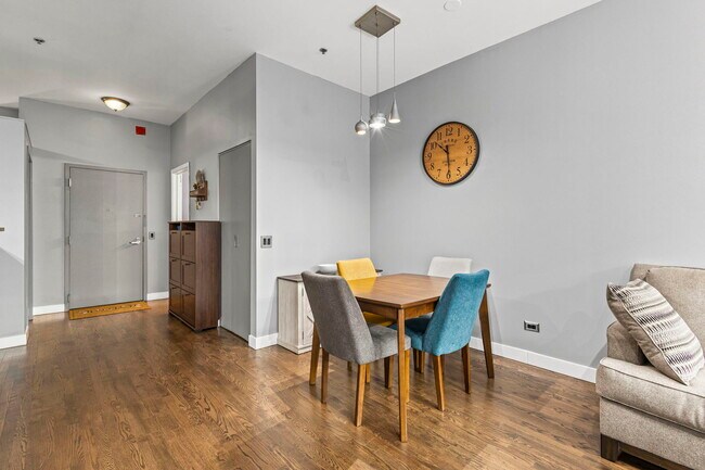 Building Photo - 130 S Canal St