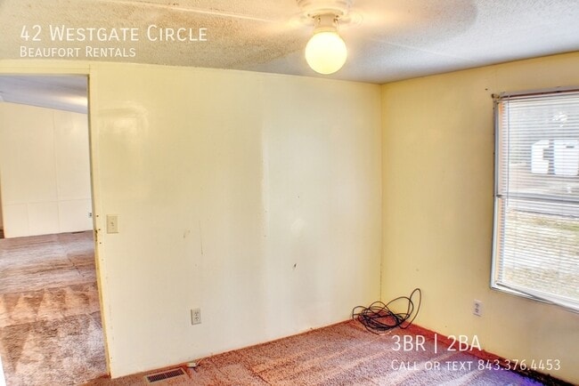 Building Photo - 42 Westgate Cir