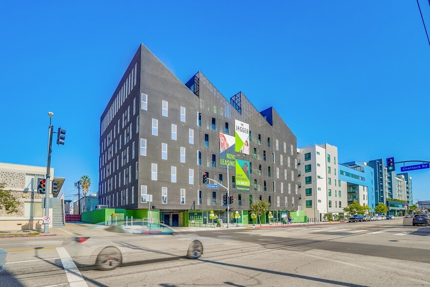 The Jagger Apartments in West Los Angeles featuring Studios, One Bedroom Apartments and Penthouse. - The Jagger