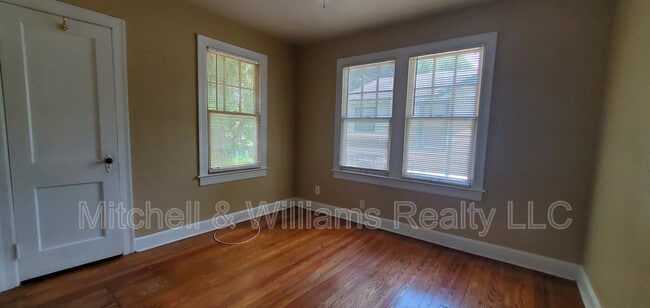 Building Photo - 738 Ontario St