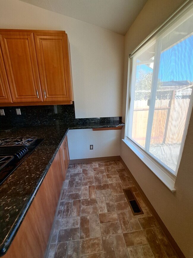Building Photo - 143 Buttercup Cir