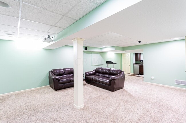 Building Photo - 5830 Prospect Ln