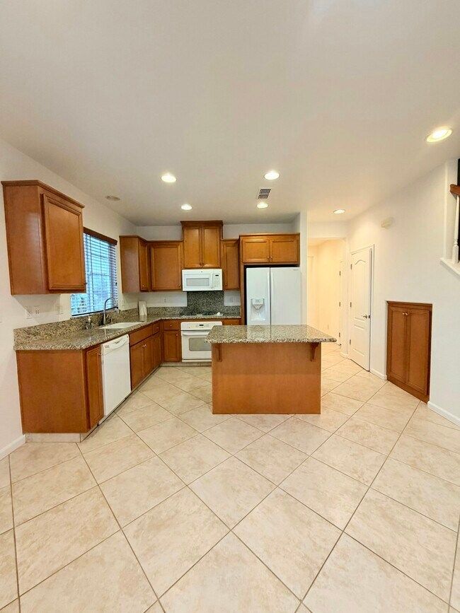 Building Photo - 252 W Terraza Way